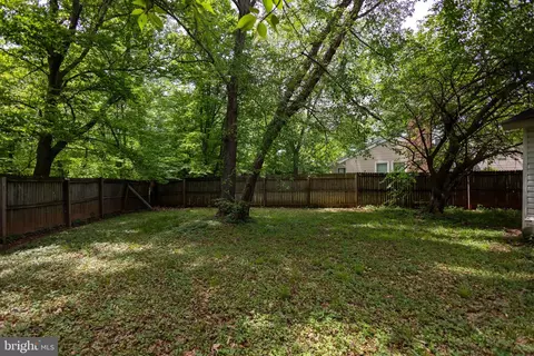 Exterior - 112 Biscayne Ct, Sterling, VA 20164 photo 7 of 8