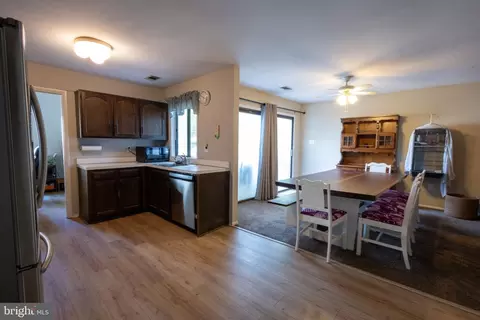Dining - 112 Biscayne Ct, Sterling, VA 20164 photo 3 of 4