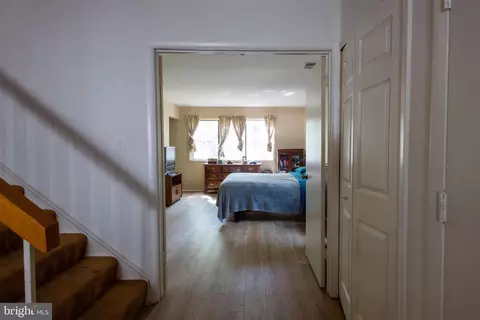 Bedroom - 112 Biscayne Ct, Sterling, VA 20164 photo 1 of 8