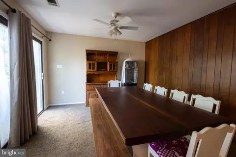 Dining - 112 Biscayne Ct, Sterling, VA 20164 photo 2 of 4