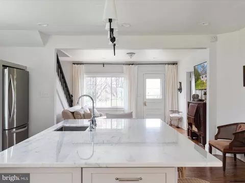 Kitchen - 38923 Paynes Ln, Hamilton, VA 20158 photo 4 of 5