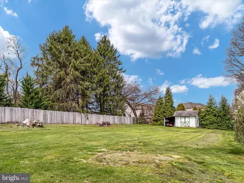 Exterior - 38923 Paynes Ln, Hamilton, VA 20158 photo 10 of 15