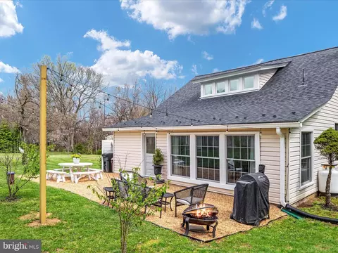 Exterior - 38923 Paynes Ln, Hamilton, VA 20158 photo 13 of 15