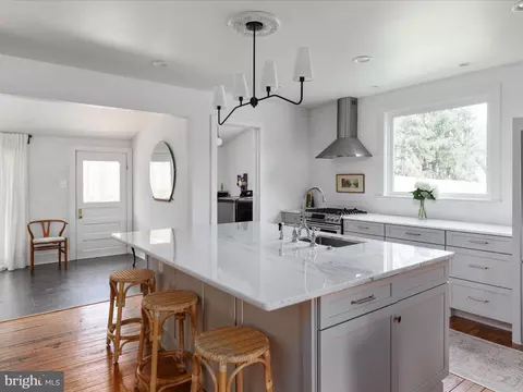 Kitchen - 38923 Paynes Ln, Hamilton, VA 20158 photo 3 of 5