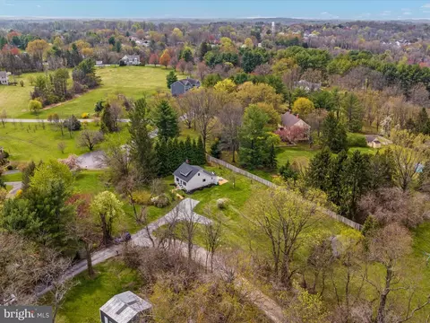 View/Area - 38923 Paynes Ln, Hamilton, VA 20158 photo 2 of 4