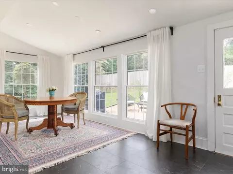 Dining - 38923 Paynes Ln, Hamilton, VA 20158 photo 1 of 3