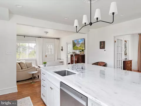 Kitchen - 38923 Paynes Ln, Hamilton, VA 20158 photo 5 of 5