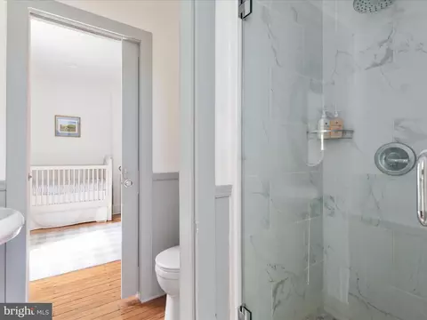 Bath - 38923 Paynes Ln, Hamilton, VA 20158 photo 3 of 5
