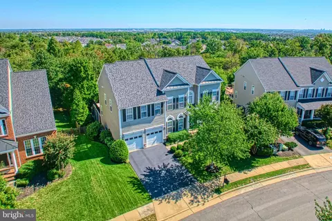 Exterior - 22176 Windy Pine Ct, Broadlands, VA 20148 photo 5 of 23