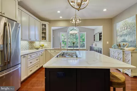 Kitchen - 22176 Windy Pine Ct, Broadlands, VA 20148 photo 2 of 9