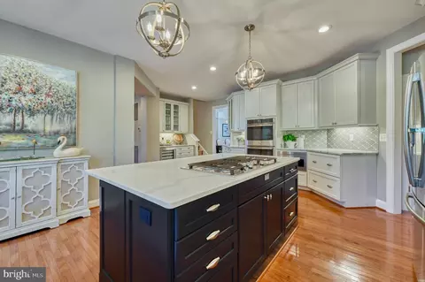 Kitchen - 22176 Windy Pine Ct, Broadlands, VA 20148 photo 5 of 9