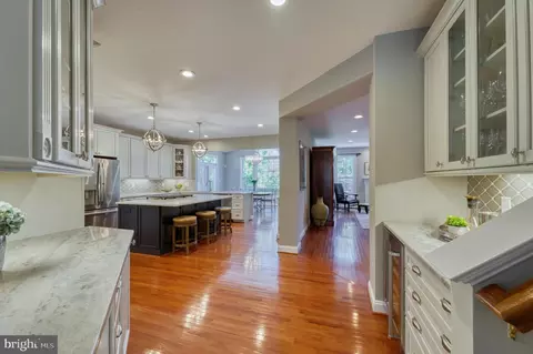 Kitchen - 22176 Windy Pine Ct, Broadlands, VA 20148 photo 8 of 9