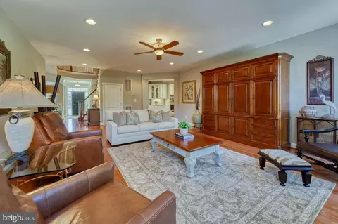 Living - 22176 Windy Pine Ct, Broadlands, VA 20148 photo 4 of 8