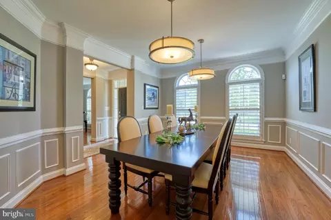 Dining - 22176 Windy Pine Ct, Broadlands, VA 20148 photo 4 of 5