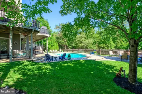 Exterior - 22176 Windy Pine Ct, Broadlands, VA 20148 photo 19 of 23
