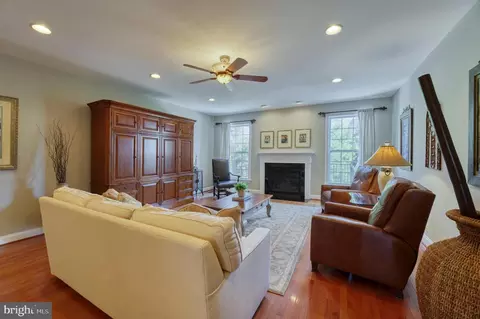 Living - 22176 Windy Pine Ct, Broadlands, VA 20148 photo 5 of 8