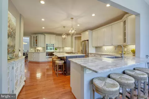 Kitchen - 22176 Windy Pine Ct, Broadlands, VA 20148 photo 6 of 9