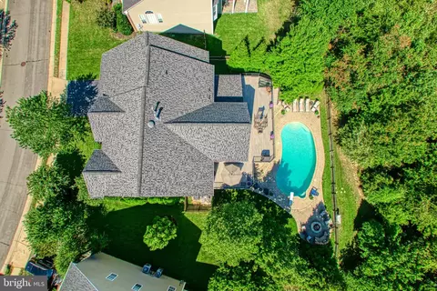 Exterior - 22176 Windy Pine Ct, Broadlands, VA 20148 photo 23 of 23
