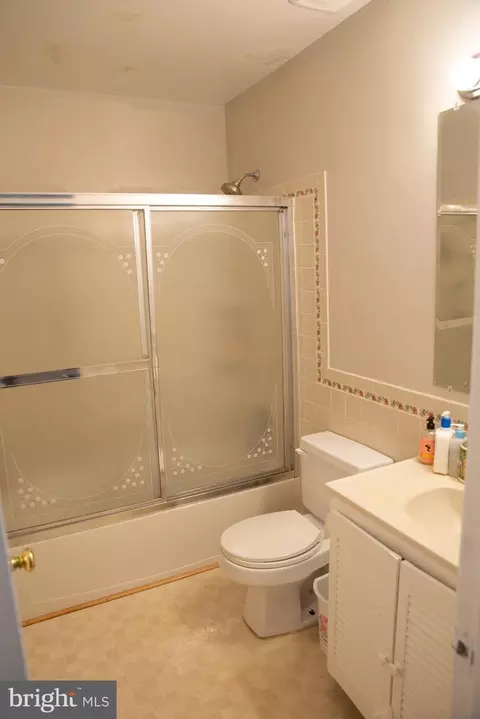 1074 Tottenham Ct, Sterling, VA 20164 photo 8