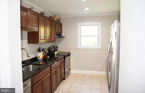 1074 Tottenham Ct, Sterling, VA 20164 photo 3