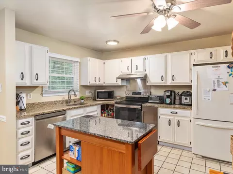 100 Peach Tree Ct, Hamilton, VA 20158 photo 9