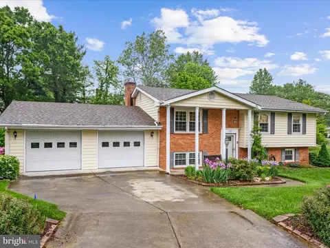 100 Peach Tree Ct, Hamilton, VA 20158 photo 3