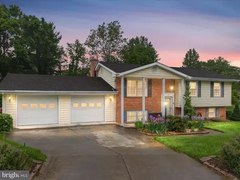 100 Peach Tree Ct, Hamilton, VA 20158