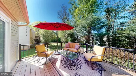 Exterior - 206 Environs Rd, Sterling, VA 20165 photo 3 of 8
