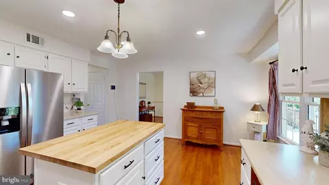 Kitchen - 206 Environs Rd, Sterling, VA 20165 photo 3 of 5
