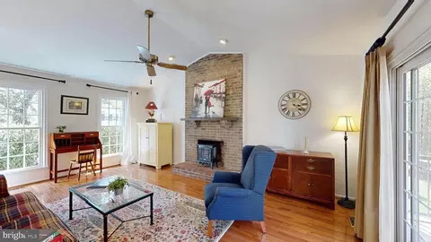 Living - 206 Environs Rd, Sterling, VA 20165 photo 3 of 5