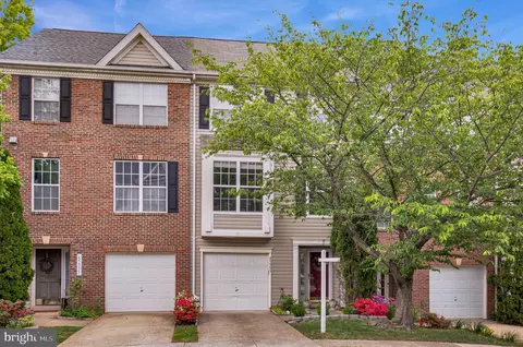 45553 Lakemont Sq, Sterling, VA 20165