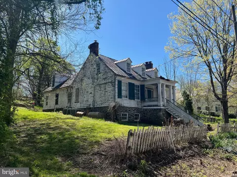 15570 Second St, Waterford, VA 20197