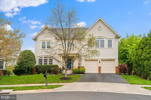 42782 Klondike Ct, Brambleton, VA 20148