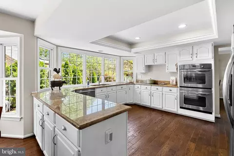 Kitchen - 57 Whittingham Cir, Sterling, VA 20165 photo 6 of 7