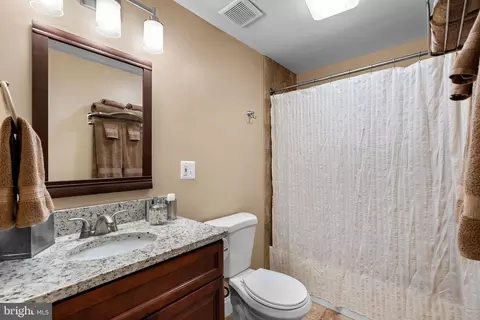Bath - 57 Whittingham Cir, Sterling, VA 20165 photo 10 of 10