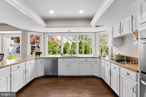 Kitchen - 57 Whittingham Cir, Sterling, VA 20165 photo 2 of 7