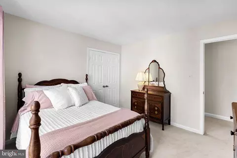 Bedroom - 57 Whittingham Cir, Sterling, VA 20165 photo 13 of 17