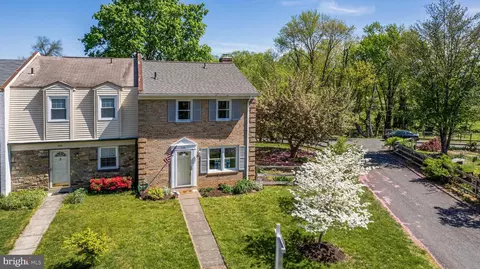 326 Rock Spring Dr SW, Leesburg, VA 20175