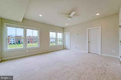 Living - 22352 Exe Sq, Ashburn, VA 20148 photo 6 of 6