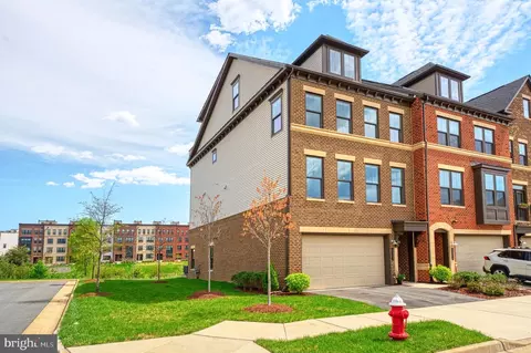 Exterior - 22352 Exe Sq, Ashburn, VA 20148 photo 2 of 13