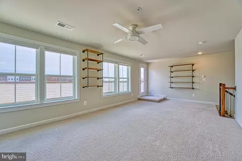 Living - 22352 Exe Sq, Ashburn, VA 20148 photo 4 of 6