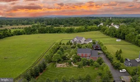 17553 Harmony Church Rd, Hamilton, VA 20158