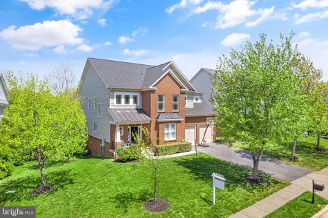 42790 Klondike Ct, Brambleton, VA 20148