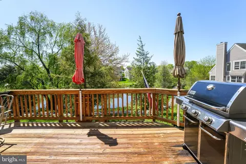 Exterior - 44003 Florence Ter, Ashburn, VA 20147 photo 4 of 10