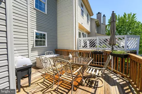 Exterior - 44003 Florence Ter, Ashburn, VA 20147 photo 5 of 10