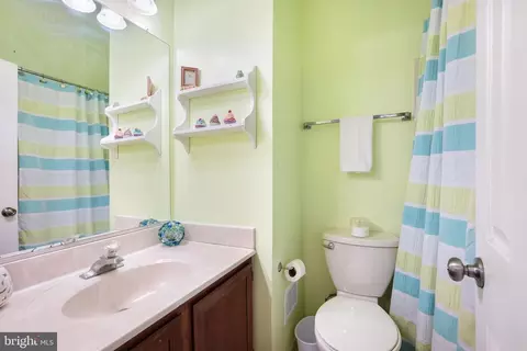 Bath - 44003 Florence Ter, Ashburn, VA 20147 photo 2 of 5