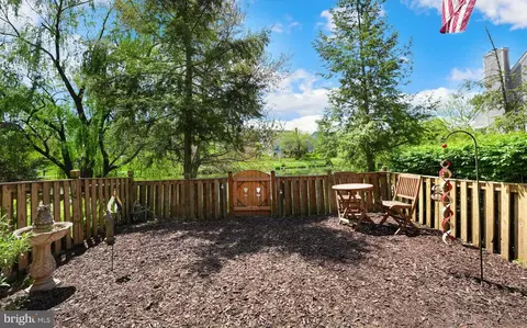 Exterior - 44003 Florence Ter, Ashburn, VA 20147 photo 8 of 10