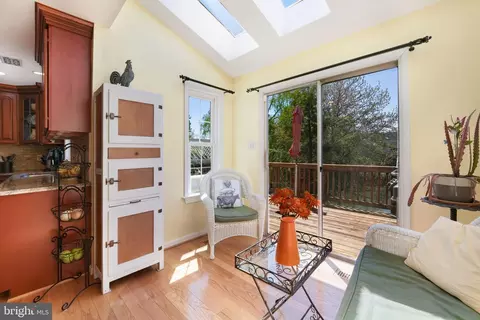 Living - 44003 Florence Ter, Ashburn, VA 20147 photo 4 of 7