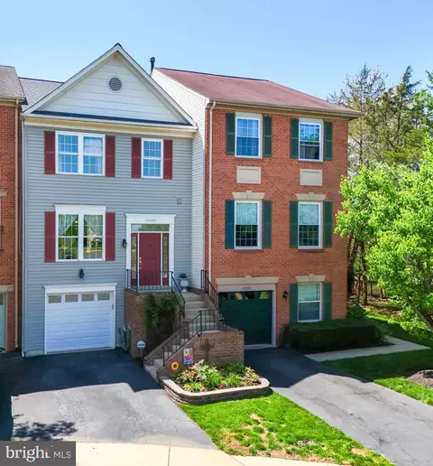 Exterior - 44003 Florence Ter, Ashburn, VA 20147 photo 3 of 10