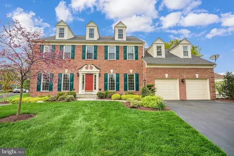 20738 Steamside Pl, Ashburn, VA 20147